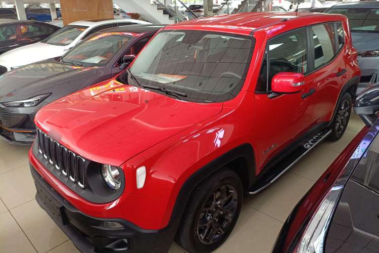 Used  Renegade 2017 180T Automatic Kinetic Edition+
