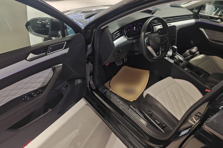 Used Volkswagen Magotan 2025 Revised Version Zhongxiang Edition 330TSI DSG Luxury Trim
