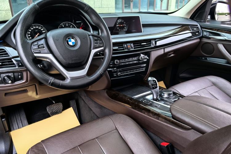 Used BMW X5 2017 xDrive28i
