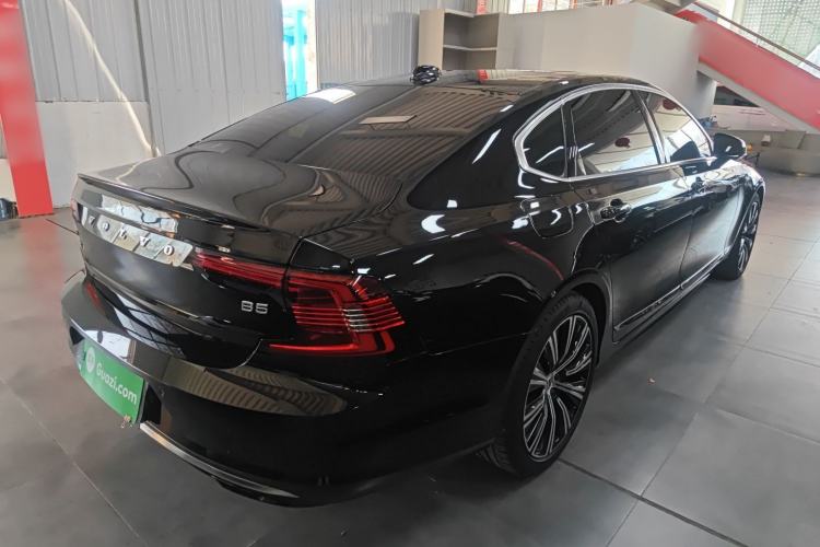 Used Volvo S90 2024 B5 Luxury Smart Edition
