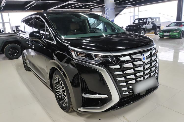 Used Denza D9 2022 DM-i 970 Four-Wheel Drive Flagship Model
