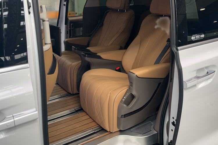 Used Denza D9 2022 DM-i 970 Four-Wheel Drive Flagship Model