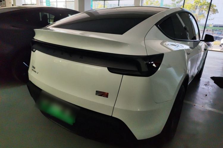 Used Tesla Model Y 2025 Rear-Wheel Drive First Edition