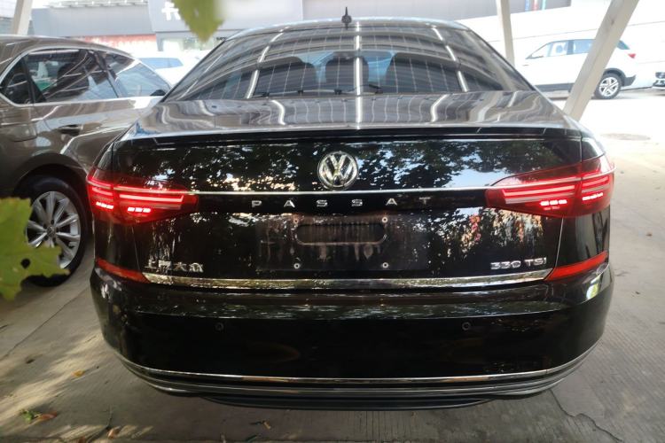 Used Volkswagen Passat 2019 330TSI Luxury Edition China VI Standard
