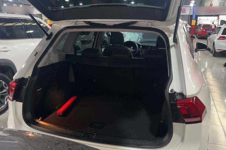 Used Volkswagen Tiguan L 2017 330TSI Automatic Two-Wheel Drive Luxury Edition
