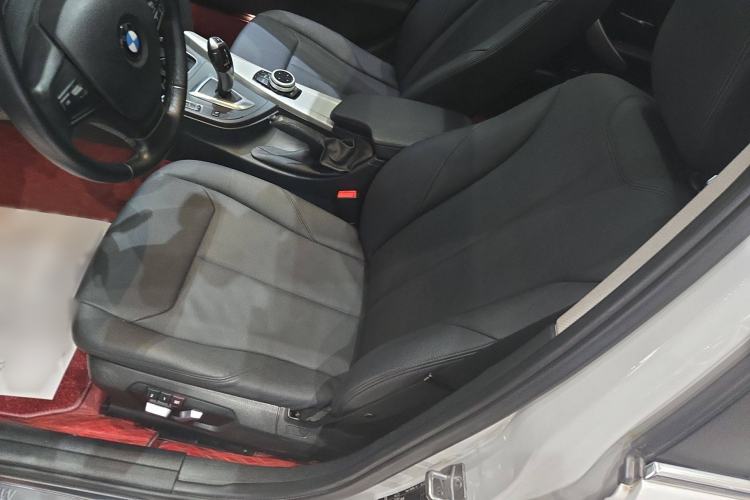 Used BMW 3 Series 2016 320Li Ambition Model
