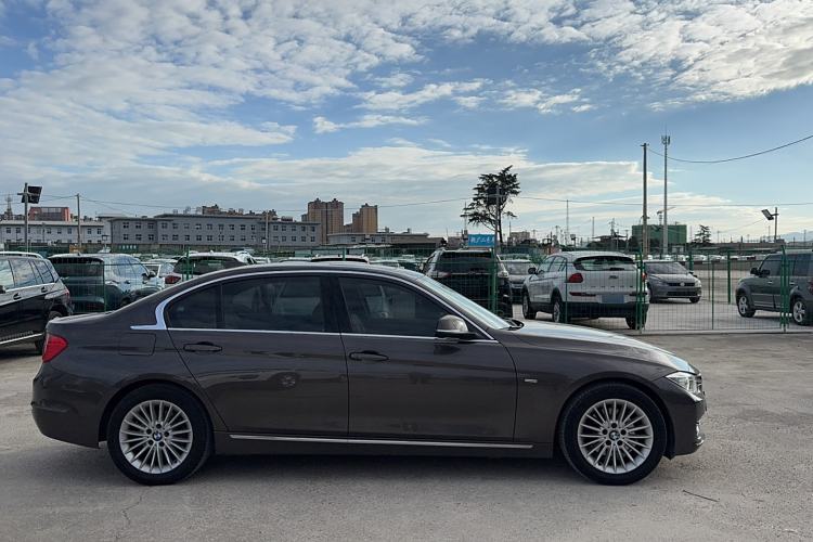 Used BMW 3 Series 2014 320Li Luxury Design Package
