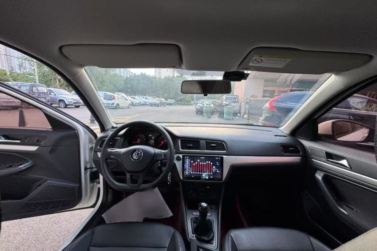 Used Volkswagen Lavida 2015 1.6L Manual Fashion Edition
