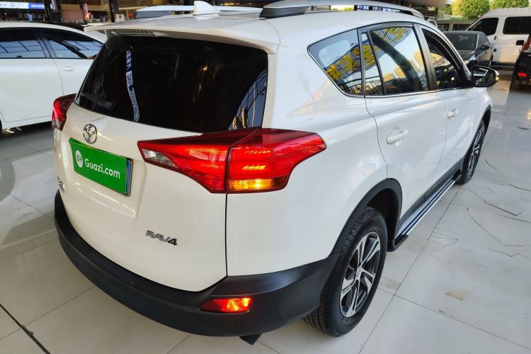 Used Toyota RAV4 2015 2.0L CVT Two-Wheel Drive Fashion Edition