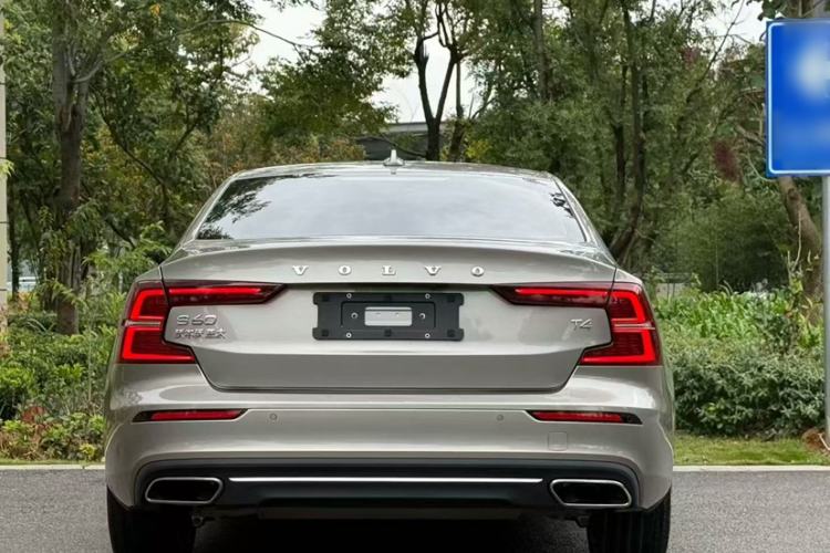 Used Volvo S60 2021 T4 Zhiyuan Luxury Edition
