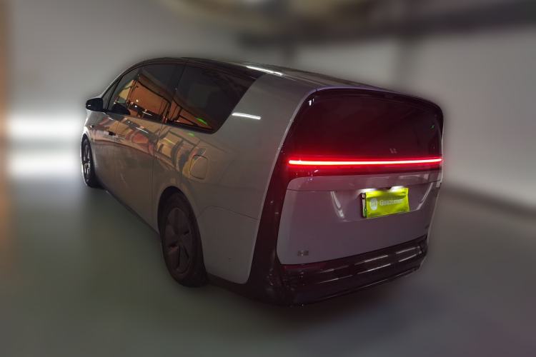 Used Li Auto MEGA 2024 Ultra Model
