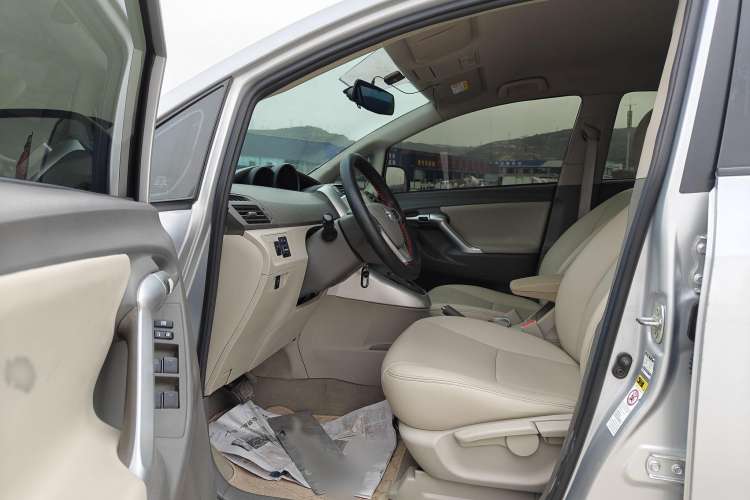 Used Toyota Verso 2014 Starlight 180E CVT Elite Edition
