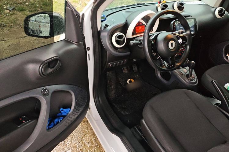 Used  fortwo 2018 1.0L 52kW Hardtop Dynamic Version China V
