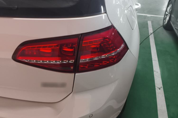 Used Volkswagen Golf 2016 1.6L Manual Fashion Edition
