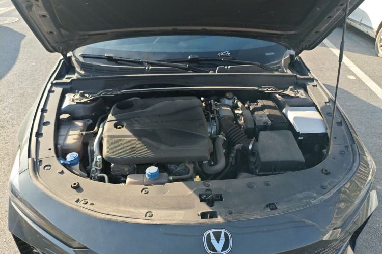 Used Changan UNI-V 2023 1.5T Prestige Model
