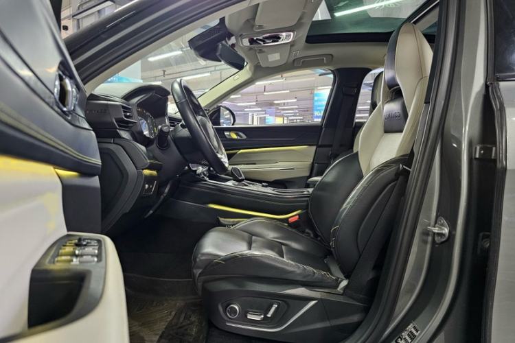 Used Lynk & Co 05 2020 2.0TD Two-Wheel Drive Shine Halo
