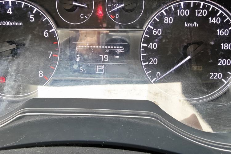 Used Nissan Tiida 2014 1.6L CVT Smart Model
