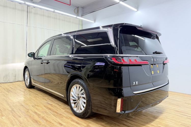 Used VOYAH Dream 2024 PHEV Extended-Range Premium Edition
