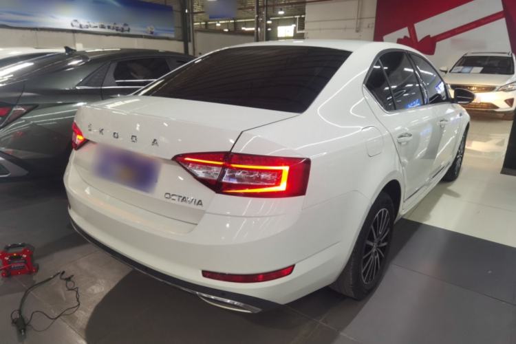 Used Skoda Octavia 2019 1.5L Automatic Smart Drive Luxury Edition China VI Standard
