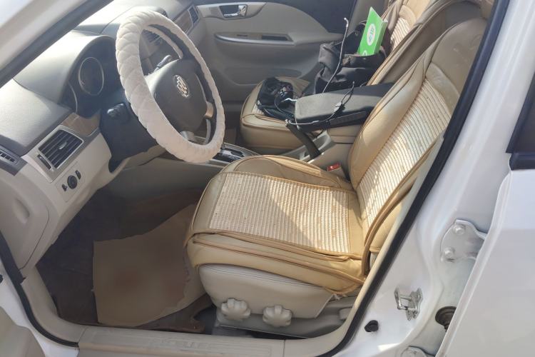 Used Buick Excelle 2015 1.5L Automatic Classic Model
