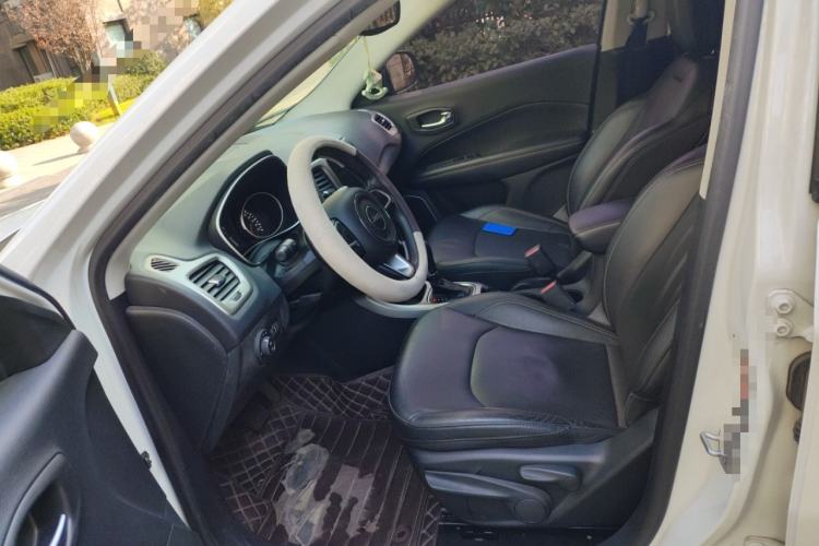 Used  Compass 2017 200T Automatic Family Edition
