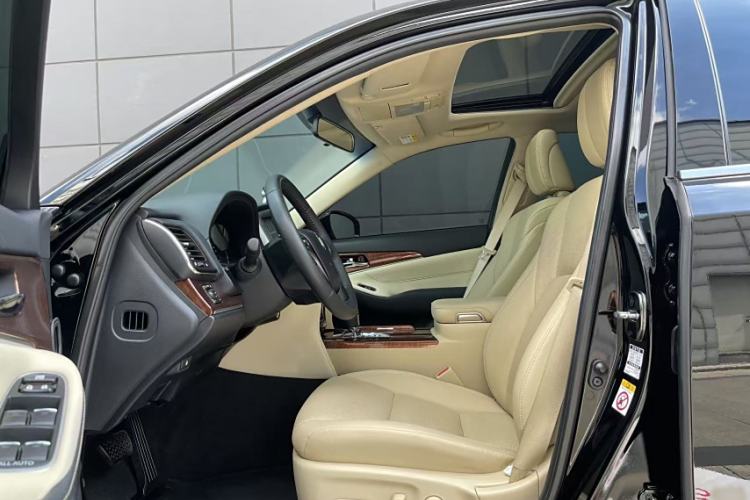 Used Toyota Crown 2015 2.0T Fashion Edition
