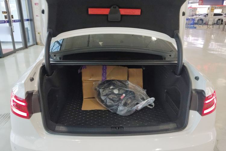 Used Audi A4L 2018 30th Anniversary Edition 40 TFSI Fashion Model
