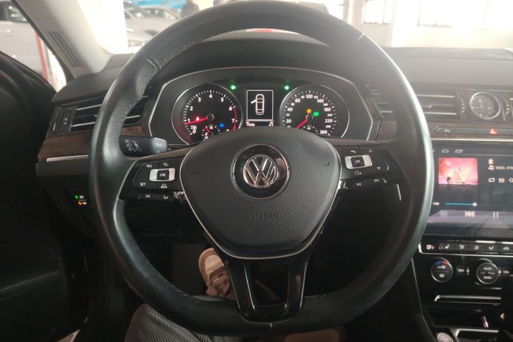 Used Volkswagen Magotan 2018 330TSI DSG Luxury Model