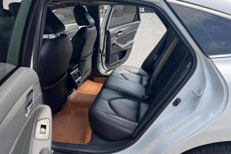 Used Toyota Avalon 2019 2.0L Luxury Edition China VI Standard
