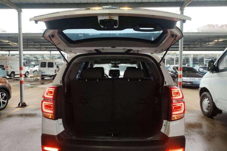 Used Chevrolet Captiva 2017 2.4L 4x4 Flagship Edition 7-Seater