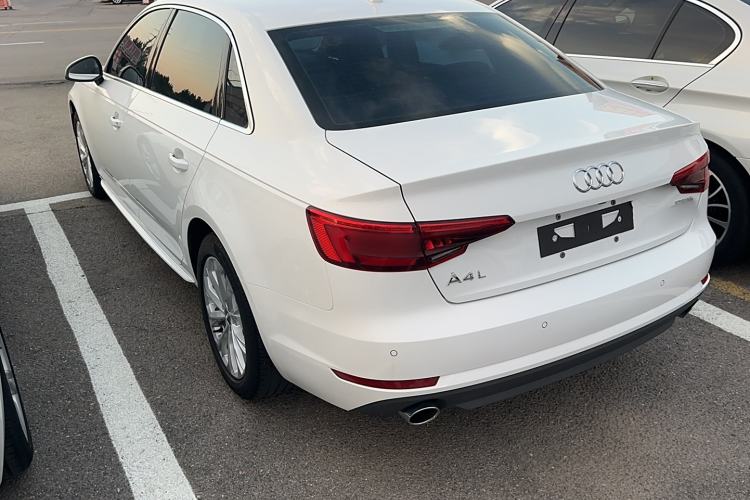 Used Audi A4L 2017 Plus 40 TFSI Ambition Model
