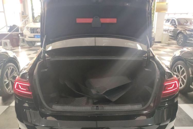 Used Volkswagen Magotan 2023 2 Million Units Commemorative Edition 330TSI DSG Luxury Version
