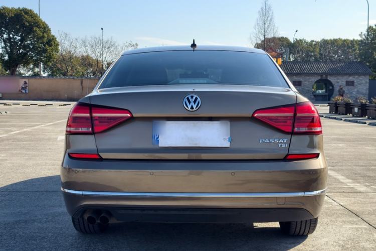 Used Volkswagen Passat 2017 280TSI DSG Luxury Edition
