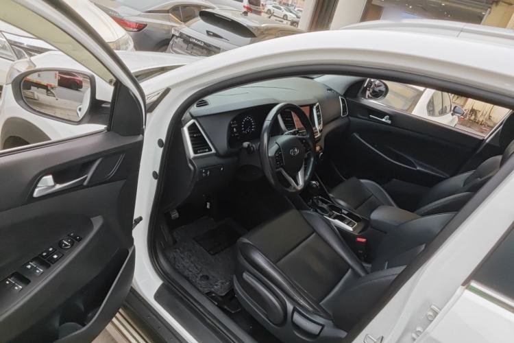 Used Hyundai Tucson 2015 1.6T Dual-Clutch Two-Wheel-Drive Smart Model
