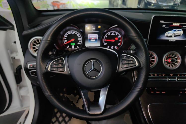Used Mercedes-Benz GLC 2019 GLC 300 L 4MATIC Dynamic Model
