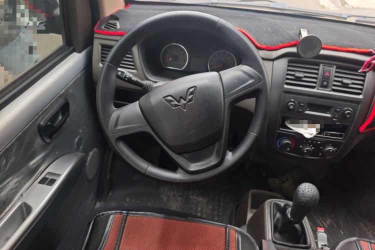 Used Wuling Rongguang S 2023 1.5L Base Version 5/7 Seats
