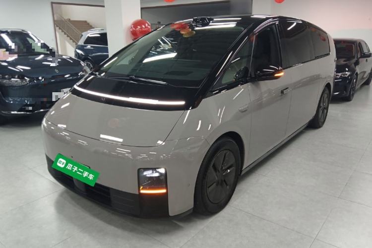 Used Li Auto MEGA 2024 Ultra Model
