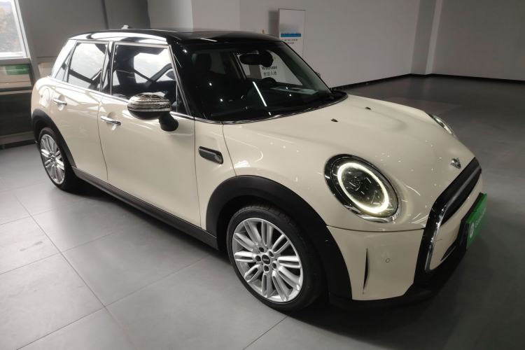 Used  MINI 2022 Updated 1.5T COOPER Classic Edition Five-Door Version
