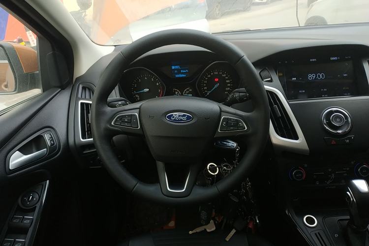 Used Ford Focus 2015 Hatchback 1.6L Automatic Fashion Edition
