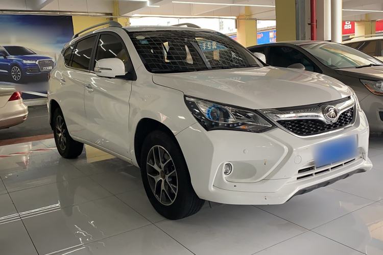 Used BYD Song 2017 Gaishi Upgrade Edition 1.5TI Manual Elite Model
