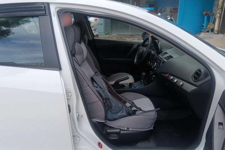 Used Mazda Mazda 3 2015 Sedan 1.6L Automatic Comfort Model