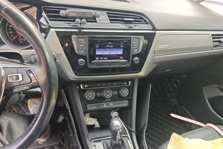 Used Volkswagen Touran 2016 Volkswagen Touran L 280TSI DSG Comfort Edition
