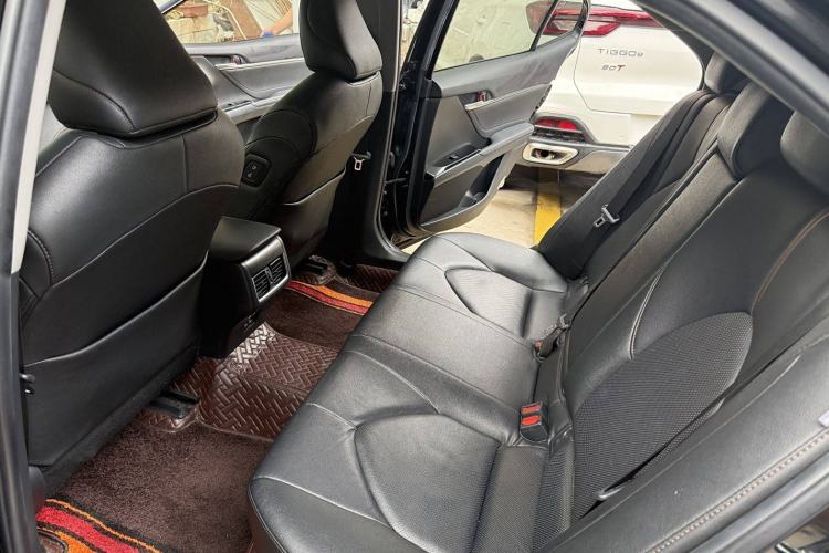 Used Toyota Camry 2021 2.0G Luxury Edition
