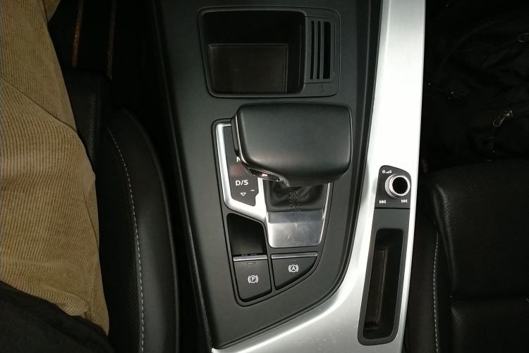 Used Audi A4L 2020 40 TFSI Luxury Dynamic Model