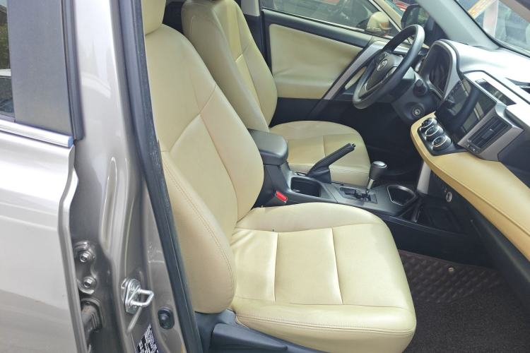 Used Toyota RAV4 2016 2.0L CVT Two-Wheel Drive Urban Edition China V Standard
