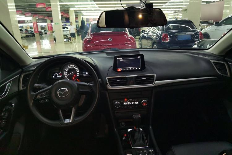 Used Mazda Mazda 3 Axela 2019 Cloud-Controlled Edition Hatchback 1.5L Automatic Luxury Model China VI Standard
