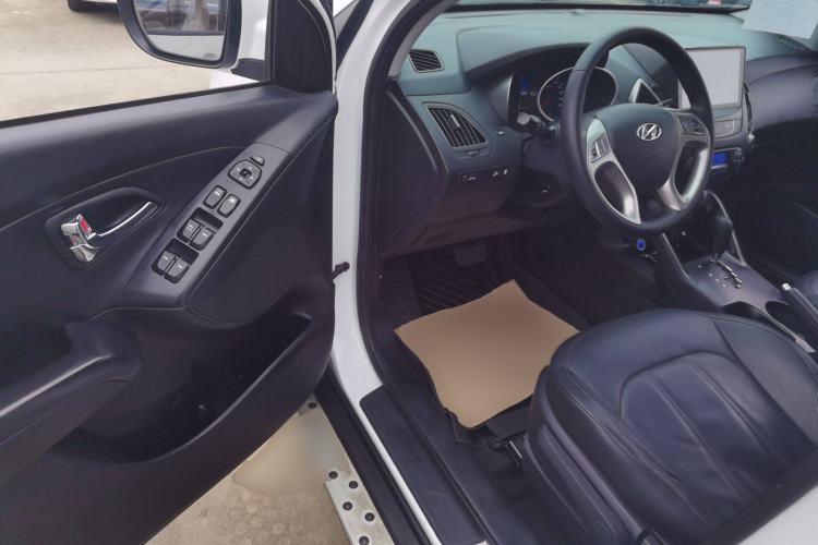 Used Hyundai ix35 2015 2.0L Automatic 2WD Smart Version China V Standard
