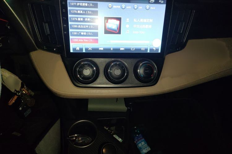 Used Toyota RAV4 2015 2.0L CVT Two-Wheel Drive Urban Edition
