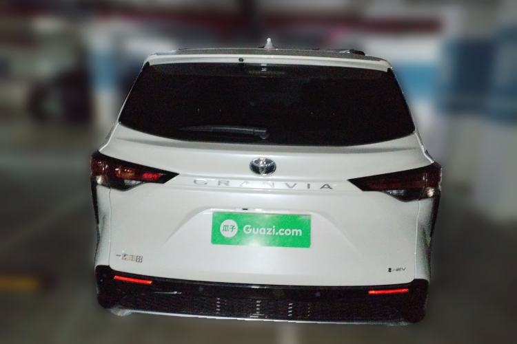 Used Toyota Granvia 2024 2.5L Hybrid Luxury Edition