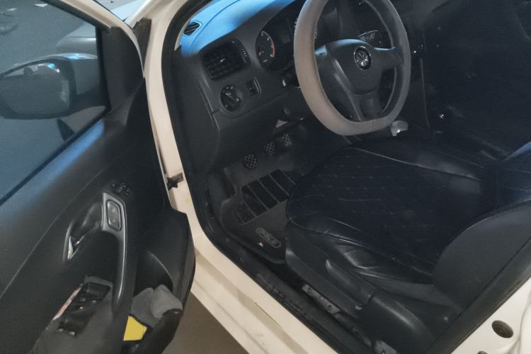 Used Volkswagen Polo 2014 1.4L Manual Fashion Edition